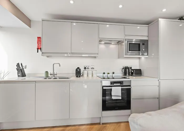 One Bed - - Modern Comfort Appartement *