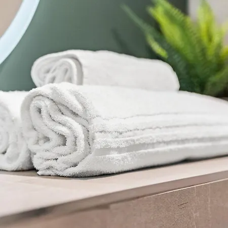 One Bed - - Modern Comfort * 利兹