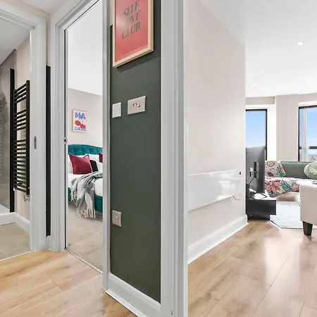 One Bed - - Modern Comfort Apartment