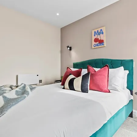 One Bed - - Modern Comfort Apartment