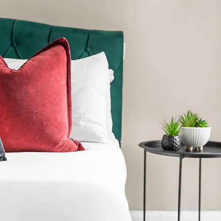 One Bed - - Modern Comfort