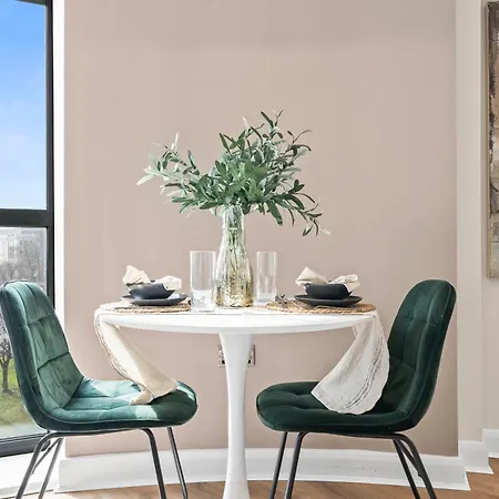 One Bed - - Modern Comfort Apartment *