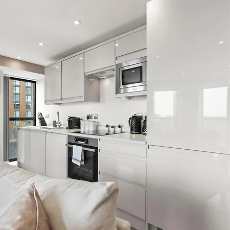 One Bed - - Modern Comfort *