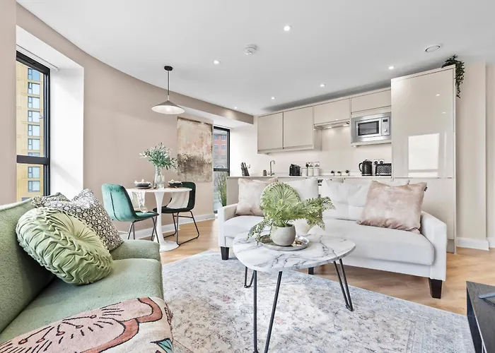 Apartamento One Bed - - Modern Comfort *