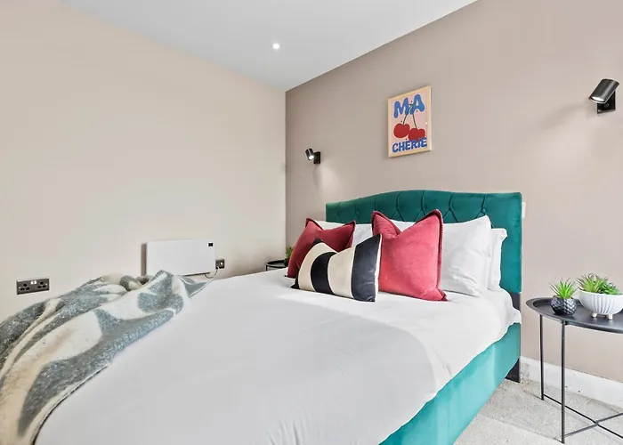 One Bed - - Modern Comfort Апартаменти