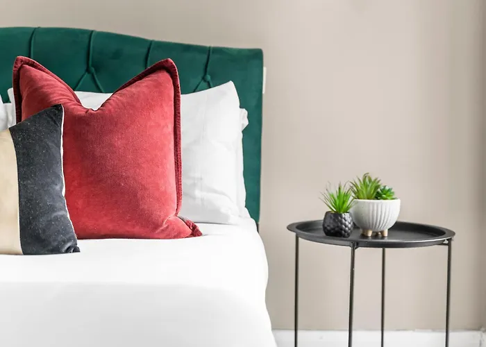 One Bed - - Modern Comfort