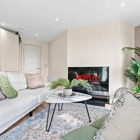 One Bed - - Modern Comfort *