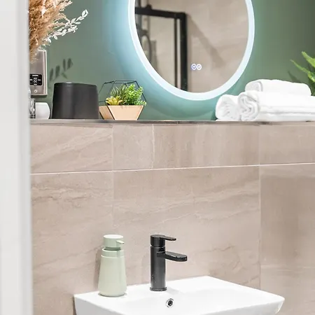 One Bed - - Modern Comfort 아파트 리즈